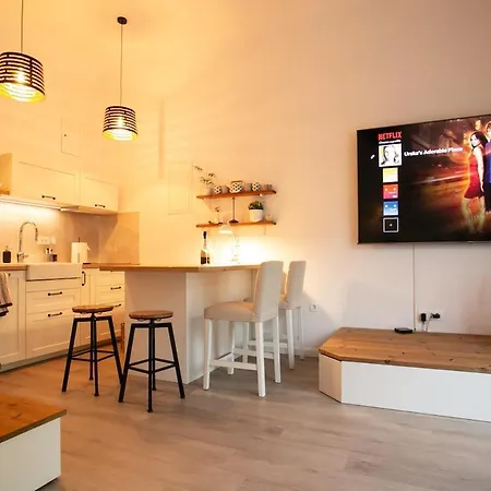Urska's Adorable Place Apartment